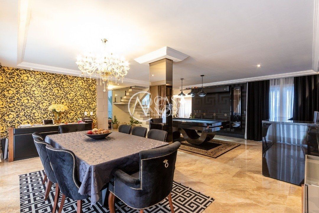 Casa à venda com 3 quartos, 364m², 3 suítes, 3 vagas, Rua Caete no bairro Vila Assunção em Porto Alegre