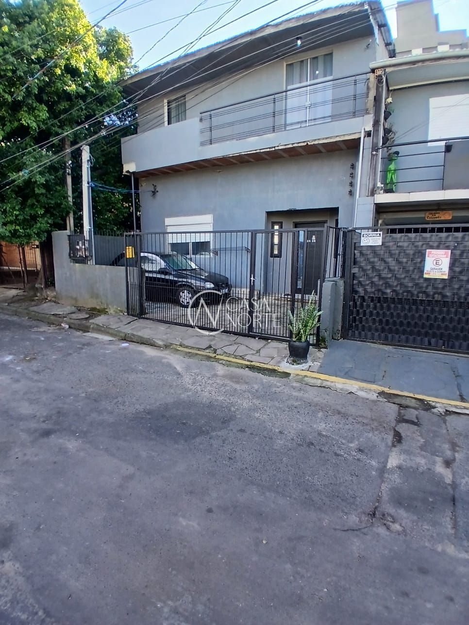 Casa à venda com 3 quartos, 150m², 3 vagas, Rua Domingos da Silva no bairro Camaquã em Porto Alegre