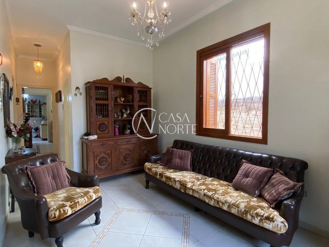 Casa à venda com 3 quartos, 115m², 5 vagas, Rua Dona Firmina no bairro Vila São José em Porto Alegre