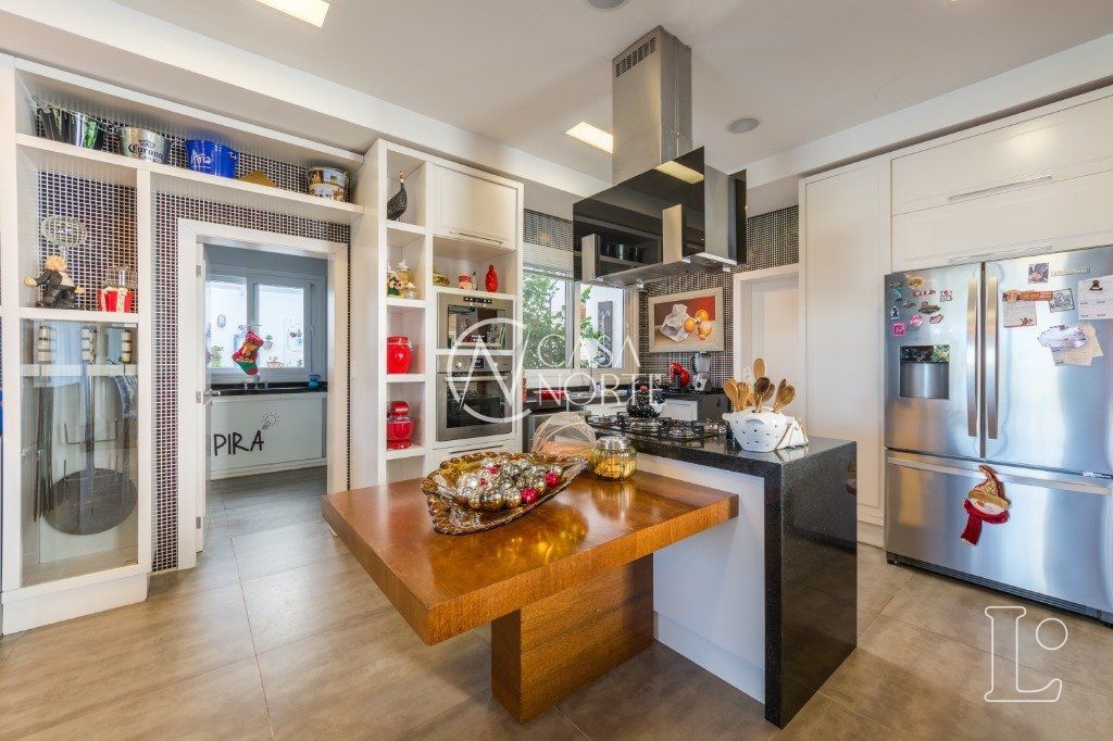 Casa de Condomínio à venda com 4 quartos, 510m², 4 suítes, 6 vagas, Avenida Juca Batista no bairro Terraville em Porto Alegre