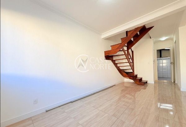 Casa à venda com 3 quartos, 115m², 1 vaga, Avenida João Ferreira Jardim no bairro Parque Santa Fé em Porto Alegre