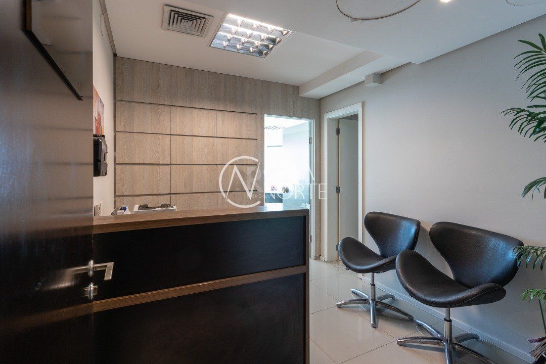 Sala Comercial à venda , 210m², 5 vagas, Avenida Diario de Noticias no bairro Cristal em Porto Alegre