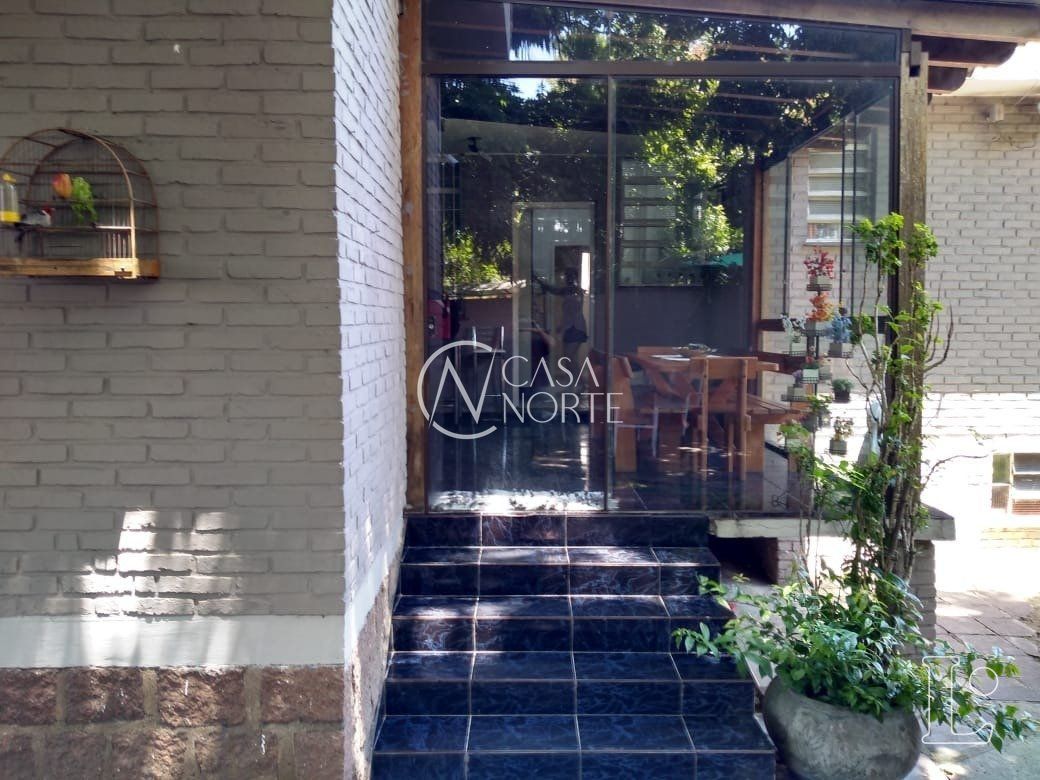 Casa à venda com 5 quartos, 300m², 1 suíte, 1 vaga, Avenida Imperial no bairro Ipanema em Porto Alegre