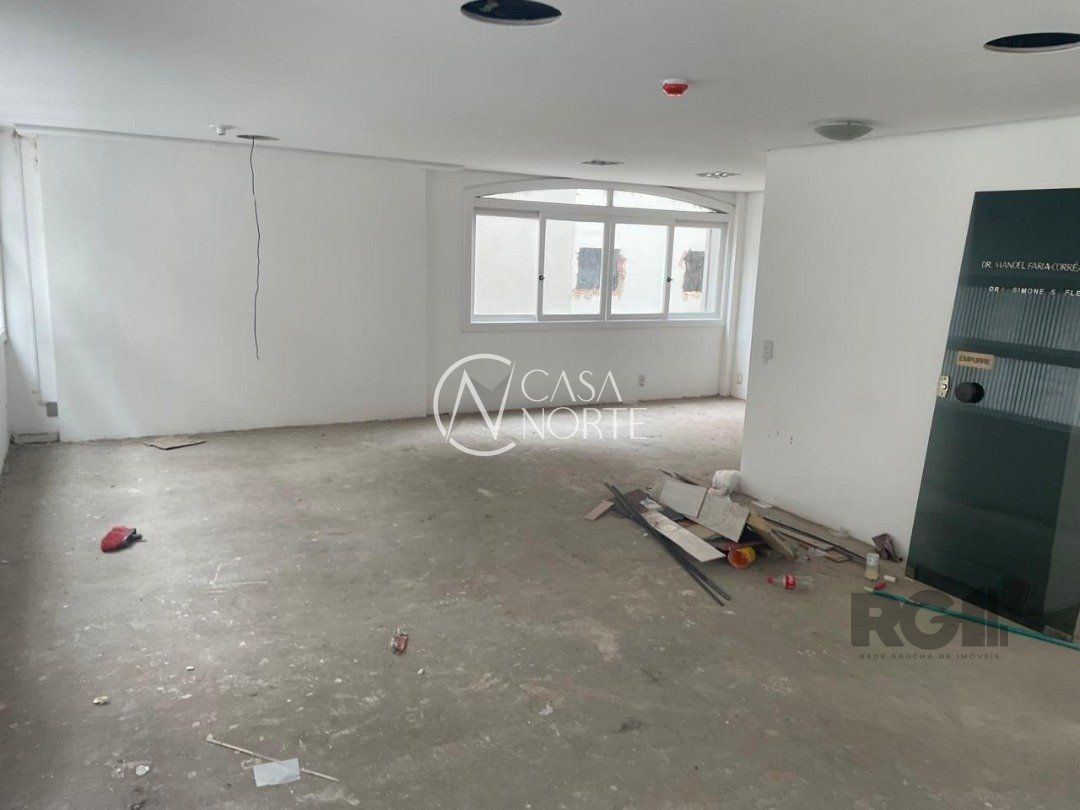 Sala Comercial à venda com 1 quarto, 70m², Rua Comendador Caminha no bairro Moinhos de Vento em Porto Alegre