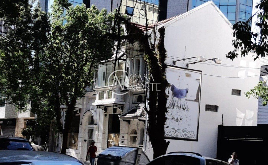 Casa Comercial à venda , 336m², Rua Hilario Ribeiro no bairro Moinhos de Vento em Porto Alegre
