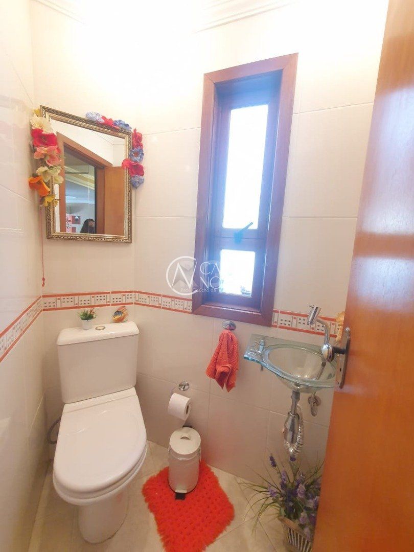 Casa de Condomínio à venda com 3 quartos, 126m², 2 suítes, 2 vagas, Avenida Edgar Pires de Castro no bairro Aberta dos Morros em Porto Alegre