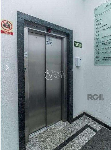 Sala Comercial à venda , 33m², Avenida Bastian no bairro Menino Deus em Porto Alegre