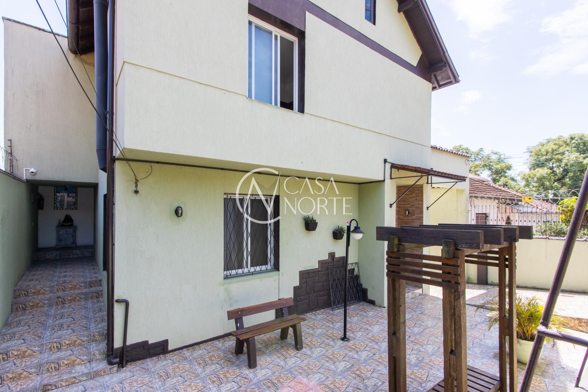 Casa à venda com 6 quartos, 0m², 2 suítes, 4 vagas, Rua Oscar Tollens no bairro Santa Tereza em Porto Alegre