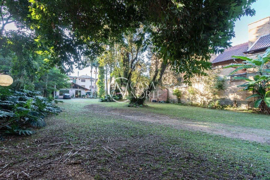 Casa à venda com 4 quartos, 292m², 2 suítes, 3 vagas, Rua Doutor Armando Barbedo no bairro Tristeza em Porto Alegre