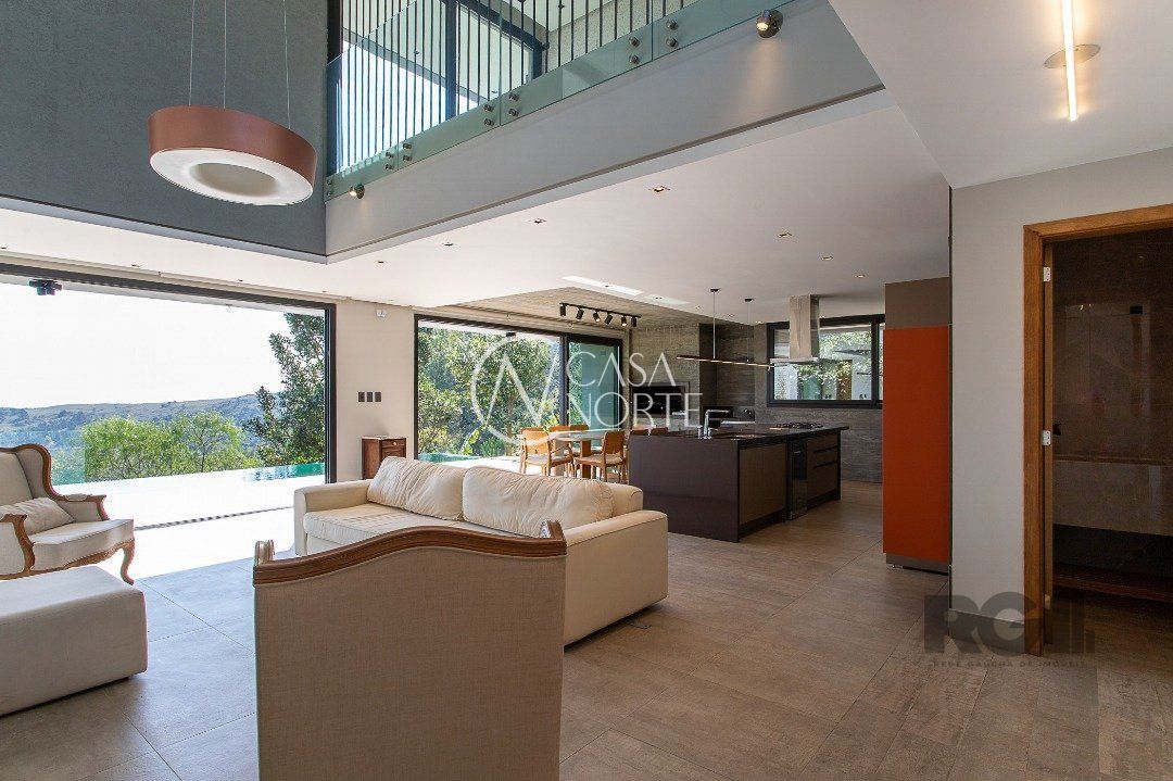 Casa de Condomínio à venda com 4 quartos, 443m², 4 suítes, 4 vagas, Rua Bertha Loforte Gonçalves no bairro Teresópolis em Porto Alegre