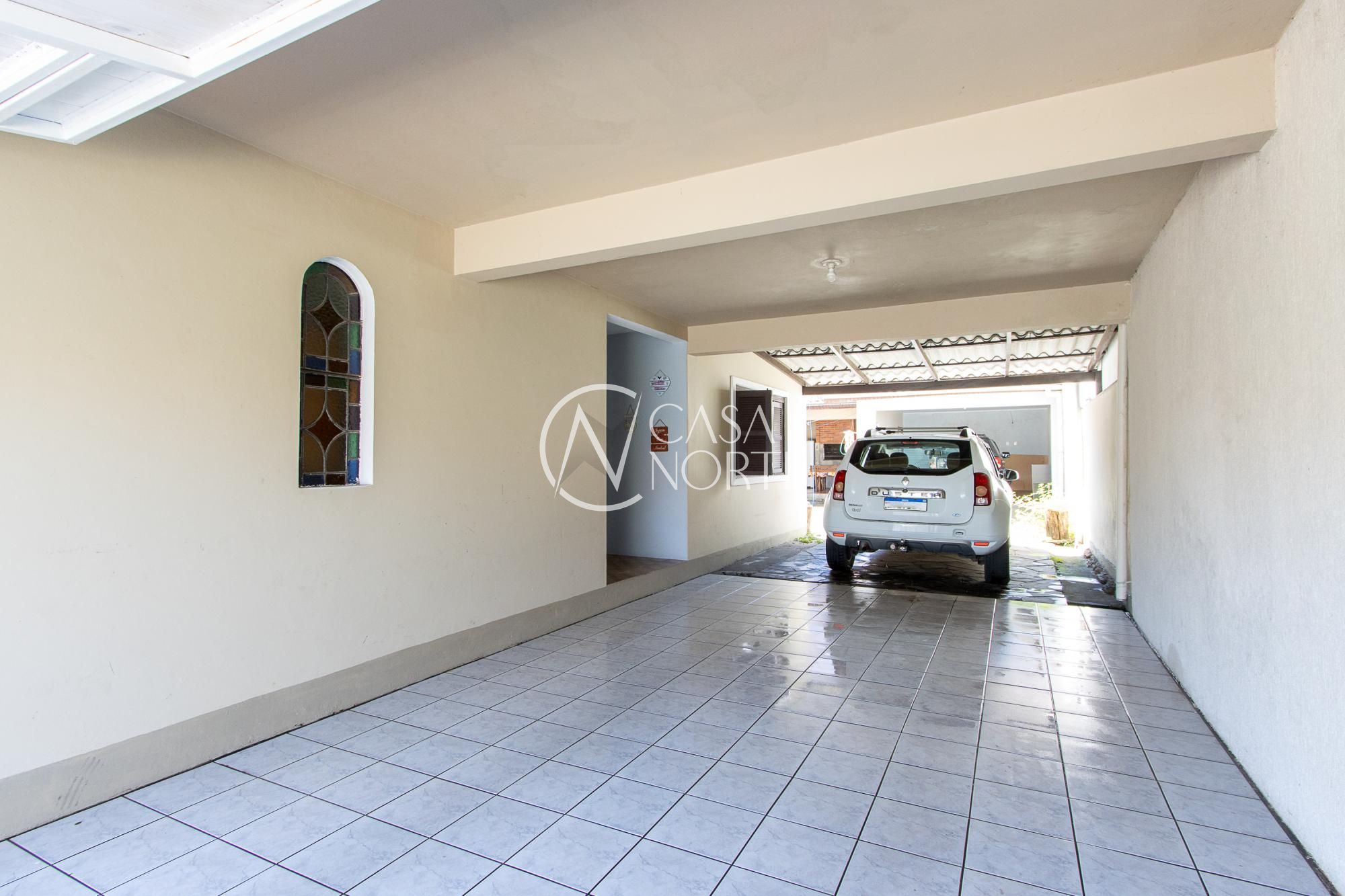 Casa à venda com 4 quartos, 262m², 1 suíte, 3 vagas, Rua Fábio Coelho de Magalhães no bairro Serraria em Porto Alegre