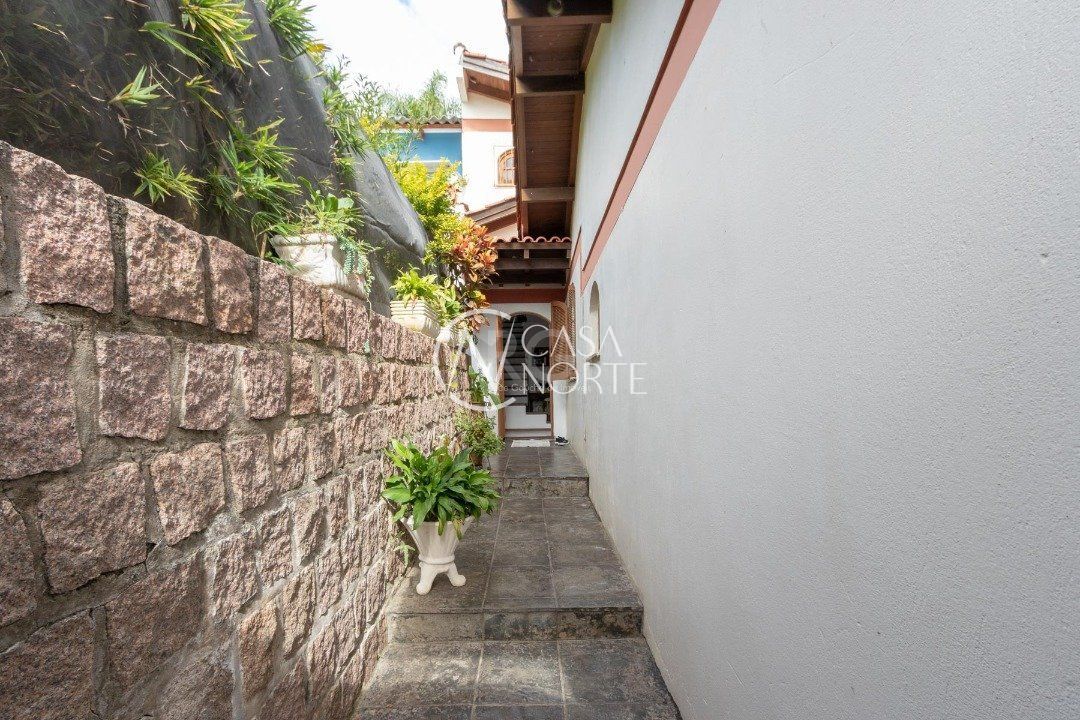 Casa à venda com 2 quartos, 373m², Rua Padre João Batista Reus no bairro Vila Conceição em Porto Alegre