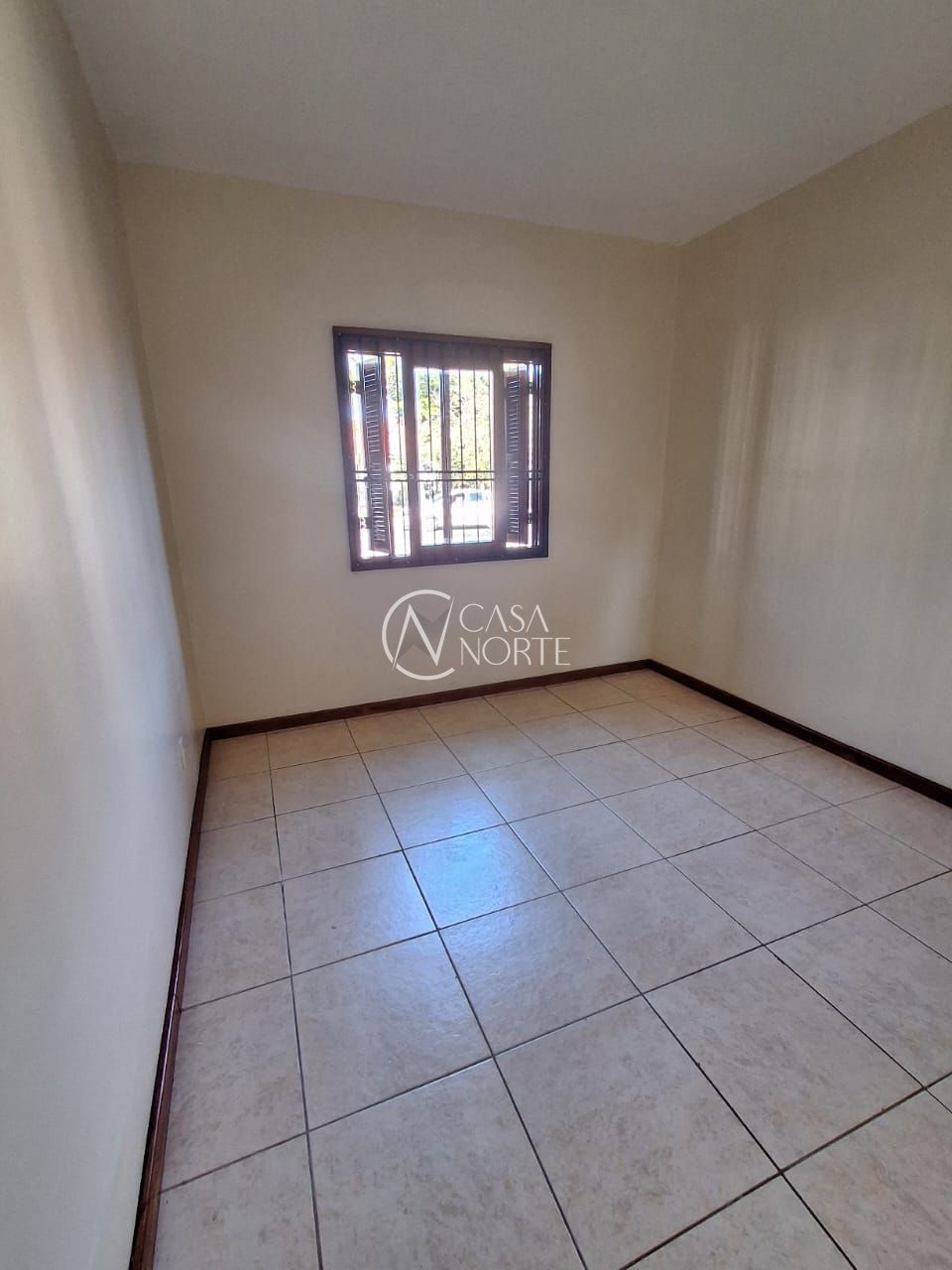 Casa à venda com 2 quartos, 54m², 2 vagas, Avenida Nossa Senhora de Guadalupe no bairro Hípica em Porto Alegre