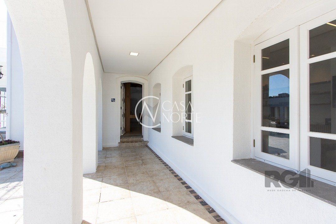 Casa à venda com 4 quartos, 600m², 2 suítes, 6 vagas, Rua Simao Bolivar no bairro Vila Conceição em Porto Alegre