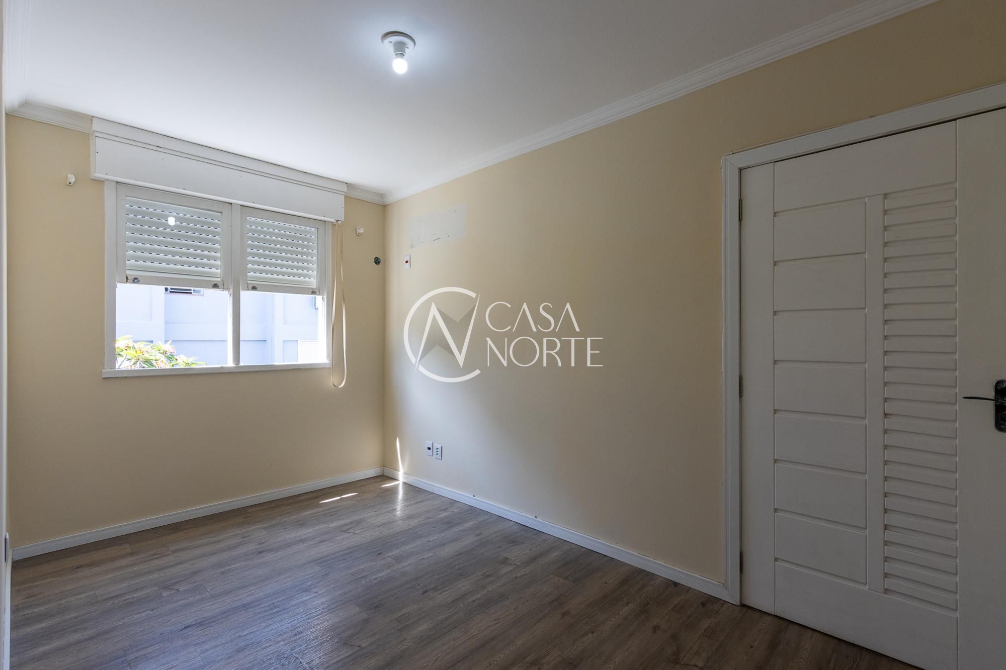 Apartamento à venda com 3 quartos, 61m², 1 vaga, Travessa Escobar no bairro Camaquã em Porto Alegre