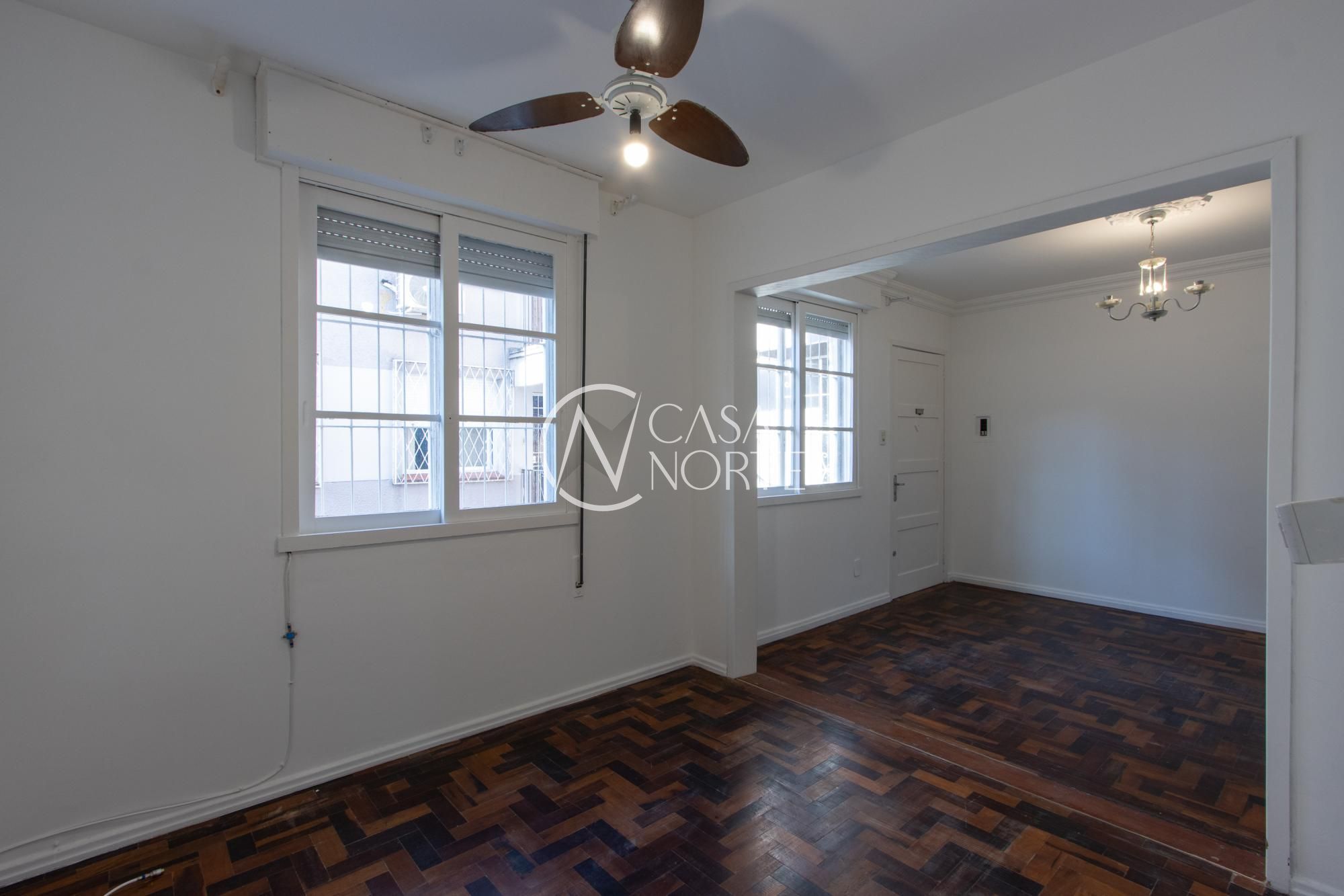 Apartamento à venda com 3 quartos, 77m², 1 vaga, Rua Marechal Mesquita no bairro Teresópolis em Porto Alegre