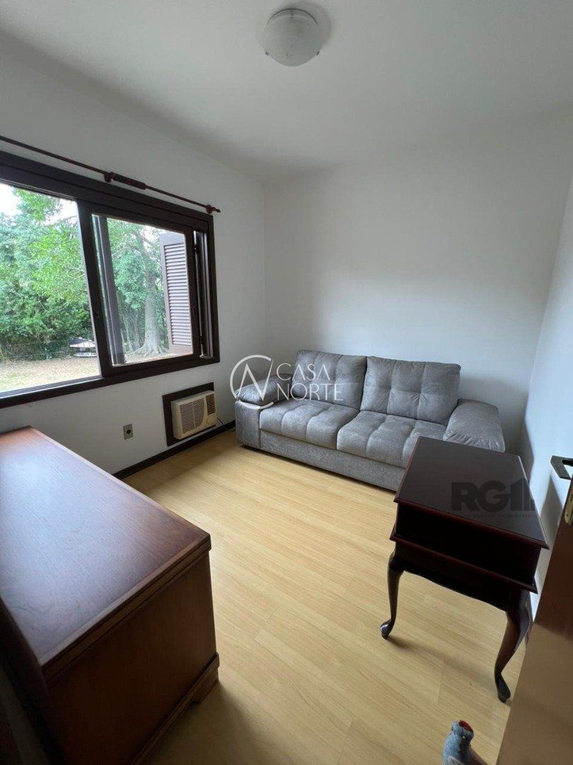 Casa de Condomínio à venda com 5 quartos, 176m², 2 suítes, 2 vagas, Rua Doutor Dias de Carvalho no bairro Tristeza em Porto Alegre