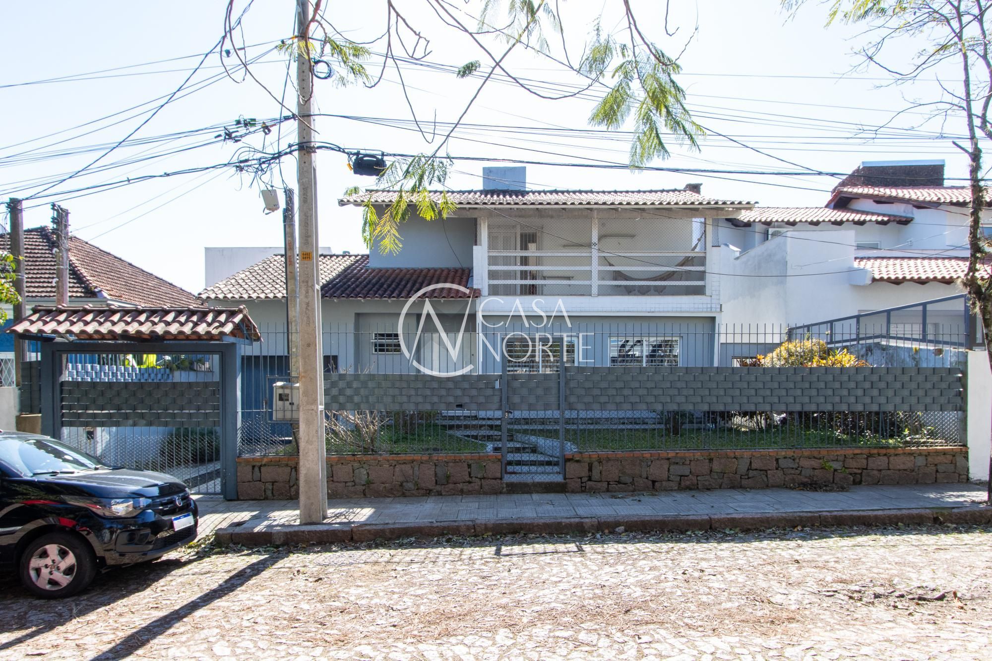 Casa à venda com 3 quartos, 286m², 1 suíte, 2 vagas, Rua Iete no bairro Tristeza em Porto Alegre