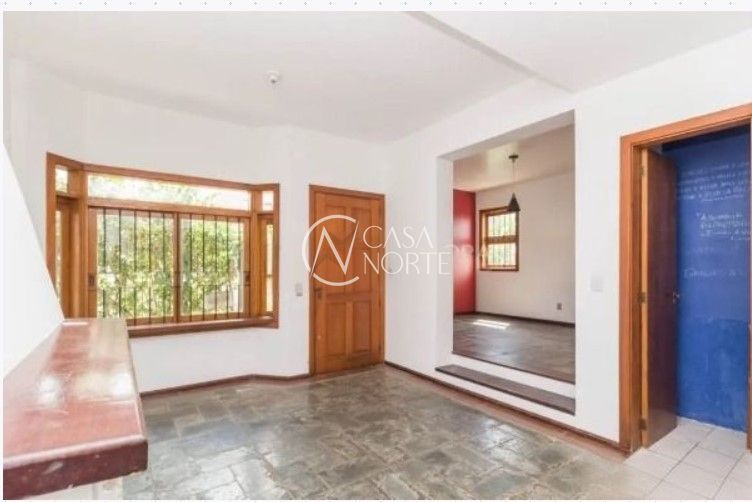 Casa à venda com 4 quartos, 220m², 1 suíte, 4 vagas, Rua Ines Vinhas no bairro Espírito Santo em Porto Alegre