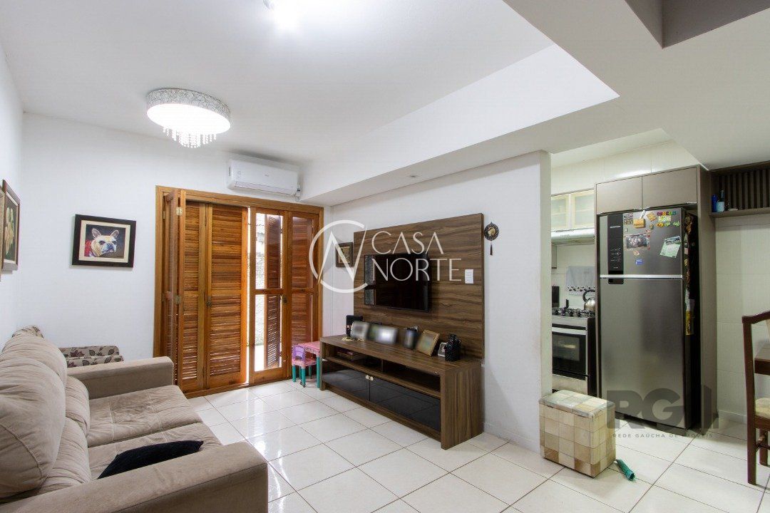 Casa de Condomínio à venda com 3 quartos, 118m², 1 suíte, 1 vaga, Rua São Sebastião do Cai no bairro Camaquã em Porto Alegre
