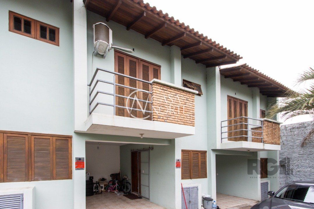 Casa de Condomínio à venda com 3 quartos, 118m², 1 suíte, 1 vaga, Rua São Sebastião do Cai no bairro Camaquã em Porto Alegre