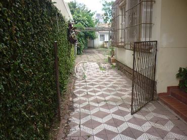 Geminado à venda com 1 quarto, 300m², Rua Barao do Guaiba no bairro Menino Deus em Porto Alegre