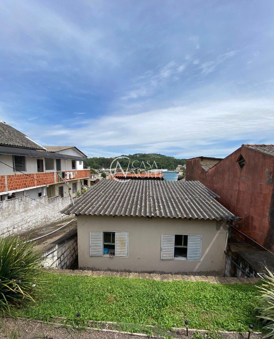 Casa à venda com 2 quartos, 300m², 2 vagas, Avenida Vereador Roberto Landell de Moura no bairro Campo Novo em Porto Alegre