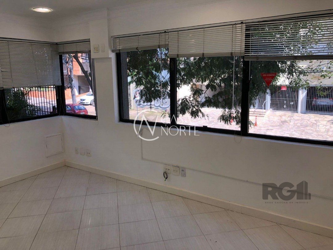 Sala Comercial à venda , 54m², Avenida Itaqui no bairro Petrópolis em Porto Alegre