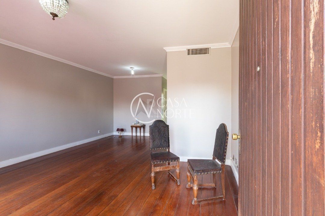 Casa à venda com 3 quartos, 202m², 1 suíte, 2 vagas, Rua Butui no bairro Cristal em Porto Alegre