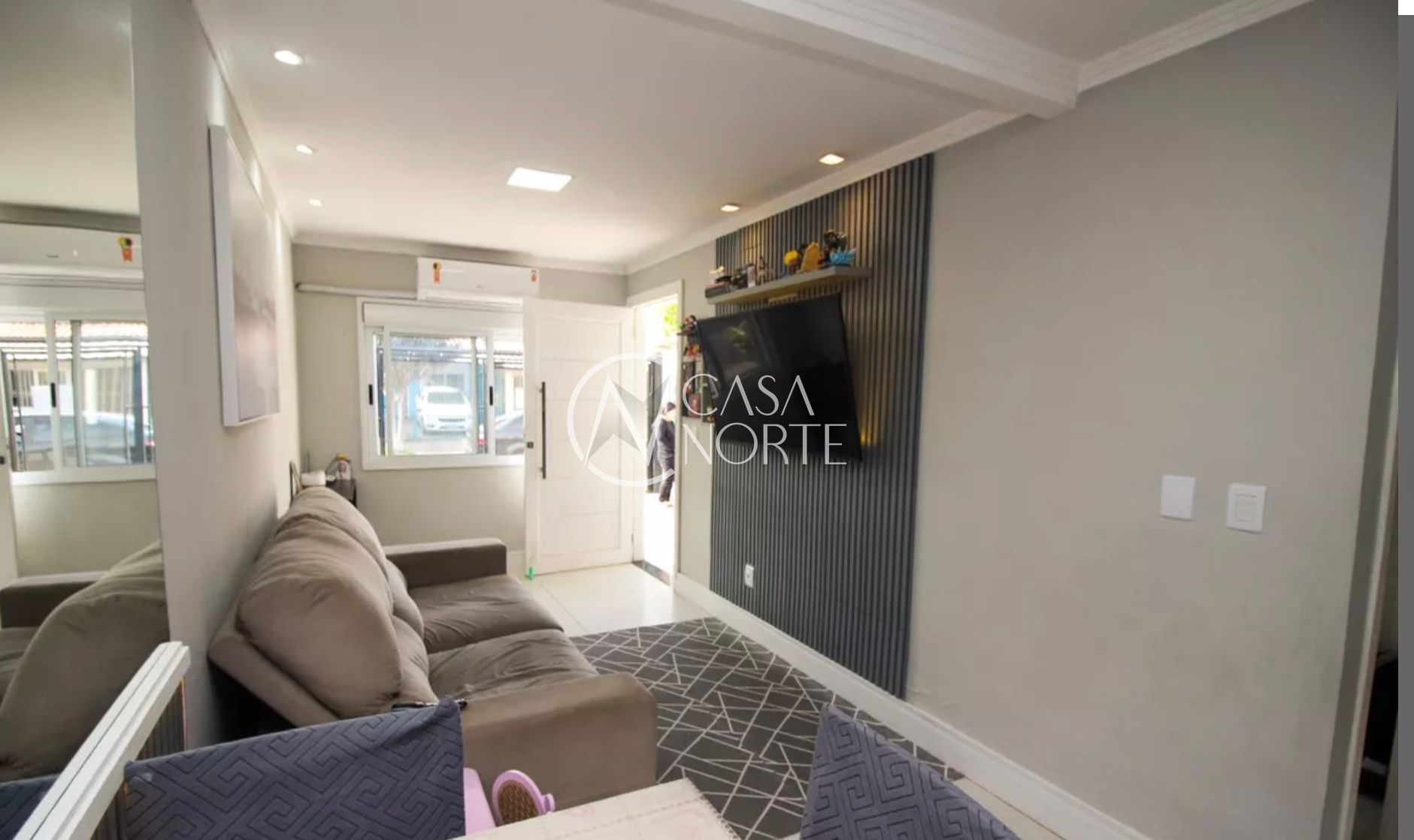 Casa à venda com 2 quartos, 60m², 2 vagas, Rua Padre Oscar Puhl no bairro Hípica em Porto Alegre