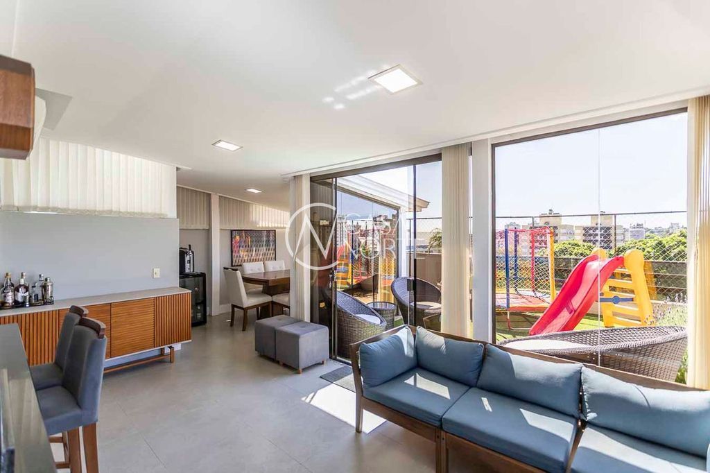 Cobertura à venda com 3 quartos, 177m², 1 suíte, 2 vagas, Rua Doutor Mário Totta no bairro Tristeza em Porto Alegre