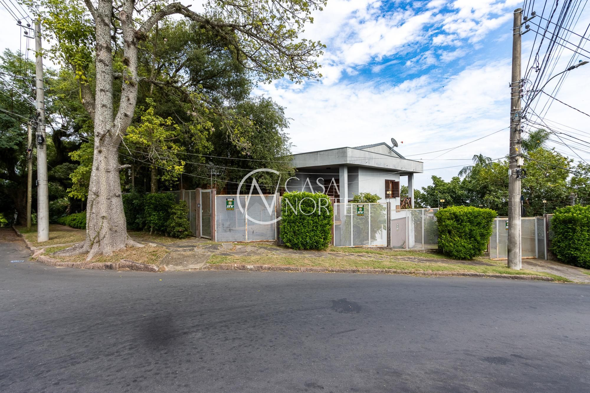 Casa à venda com 6 quartos, 281m², 1 suíte, 2 vagas, Rua dos Guaranis no bairro Espírito Santo em Porto Alegre
