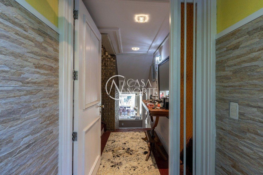 Casa de Condomínio à venda com 4 quartos, 381m², 2 suítes, 4 vagas, Rua Professor Doutor Milton Guerreiro no bairro Santa Tereza em Porto Alegre