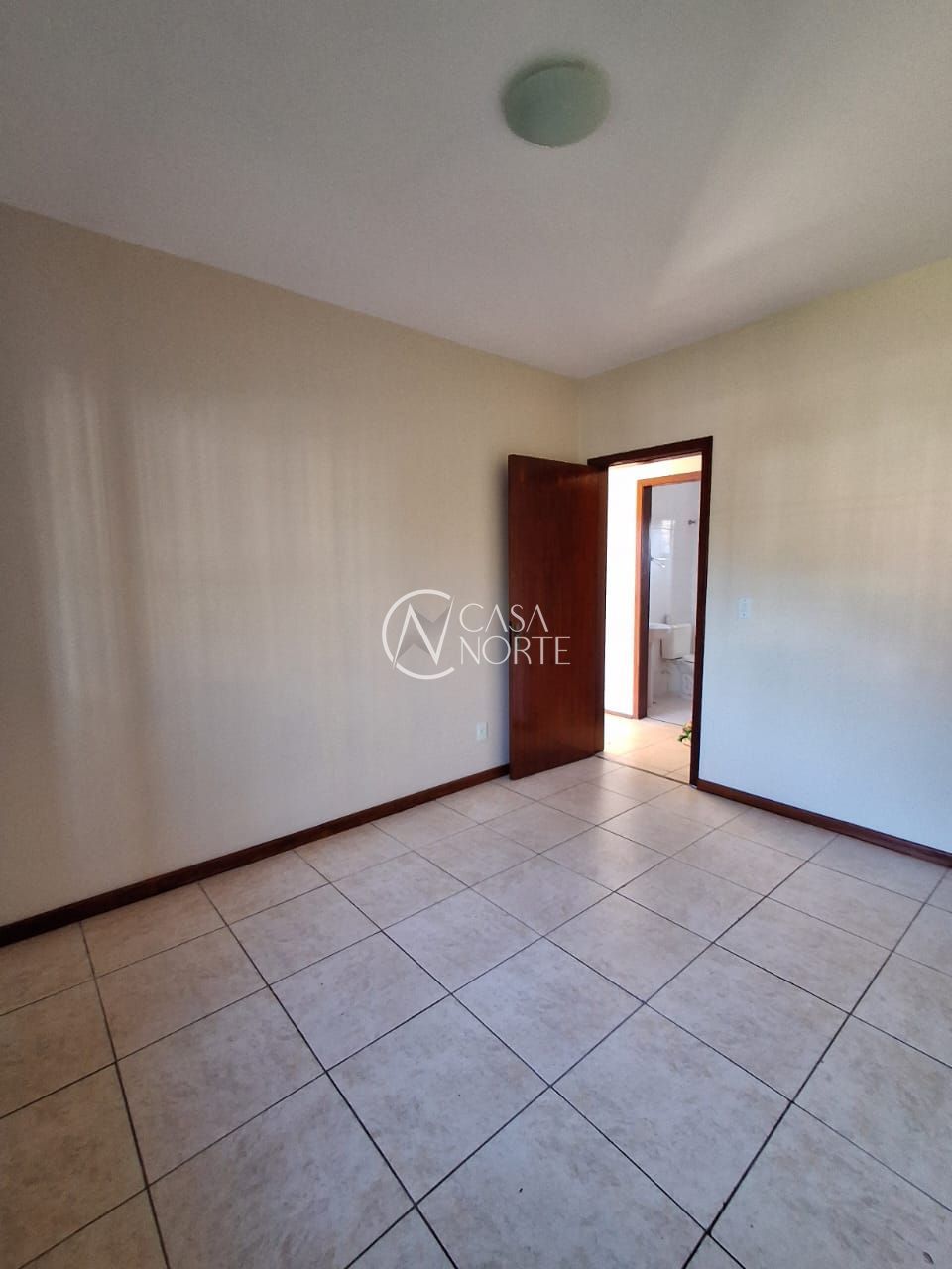 Casa à venda com 2 quartos, 54m², 2 vagas, Avenida Nossa Senhora de Guadalupe no bairro Hípica em Porto Alegre