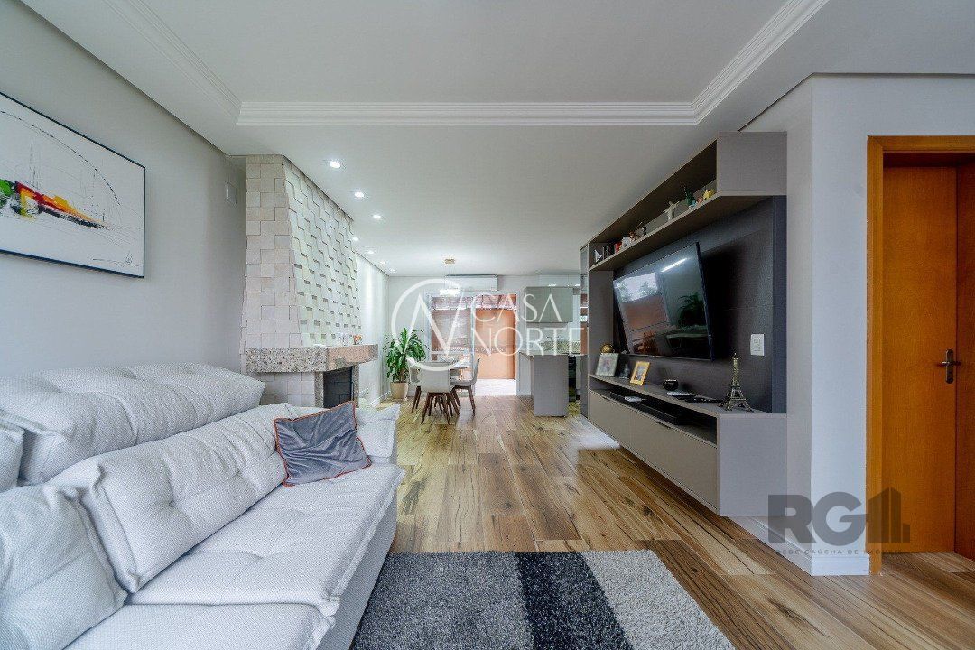 Casa de Condomínio à venda com 3 quartos, 175m², 1 suíte, 3 vagas, Rua Eroni Soares Machado no bairro Hípica em Porto Alegre