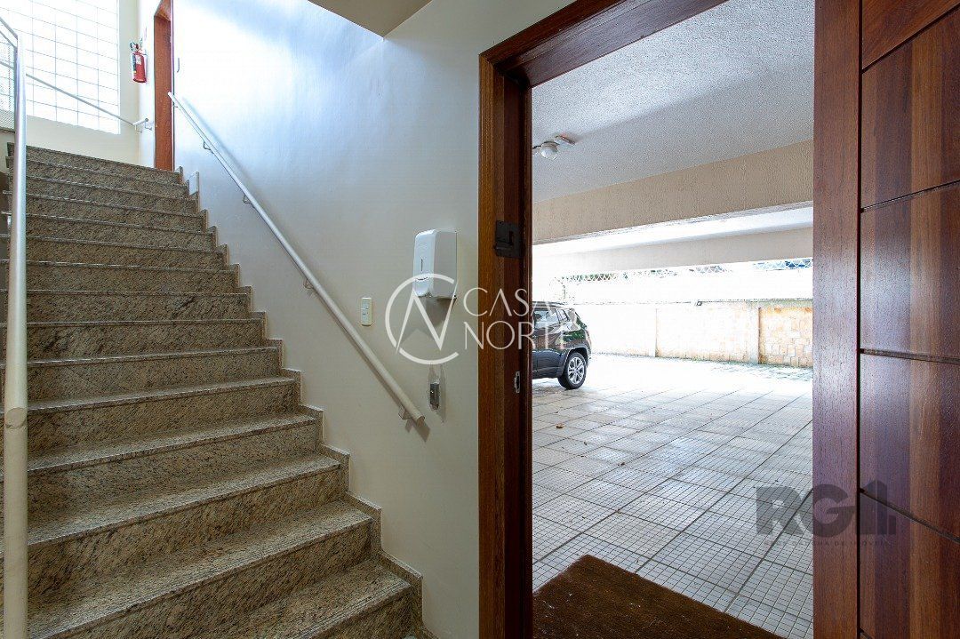 Apartamento à venda com 3 quartos, 329m², 2 suítes, 2 vagas, Rua Sargento Nicolau Dias de Farias no bairro Tristeza em Porto Alegre