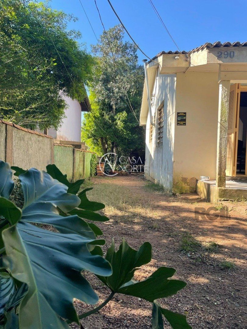 Casa à venda com 6 quartos, 200m², Rua Hygino Russi Lima no bairro Ponta Grossa em Porto Alegre