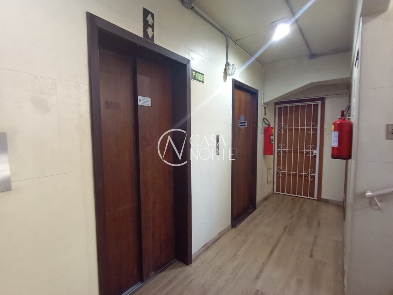Conjunto Comercial à venda com 1 quarto, 60m², 1 vaga, Avenida Júlio de Castilhos no bairro Centro Histórico em Porto Alegre