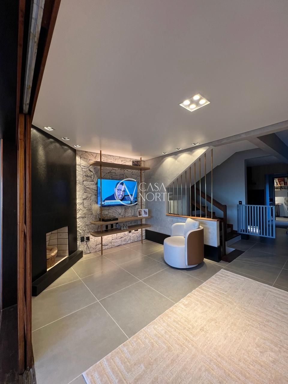 Casa de Condomínio à venda com 3 quartos, 204m², 1 suíte, 2 vagas, Rua Doutor David de Azevedo Gusmão no bairro Jardim Isabel em Porto Alegre