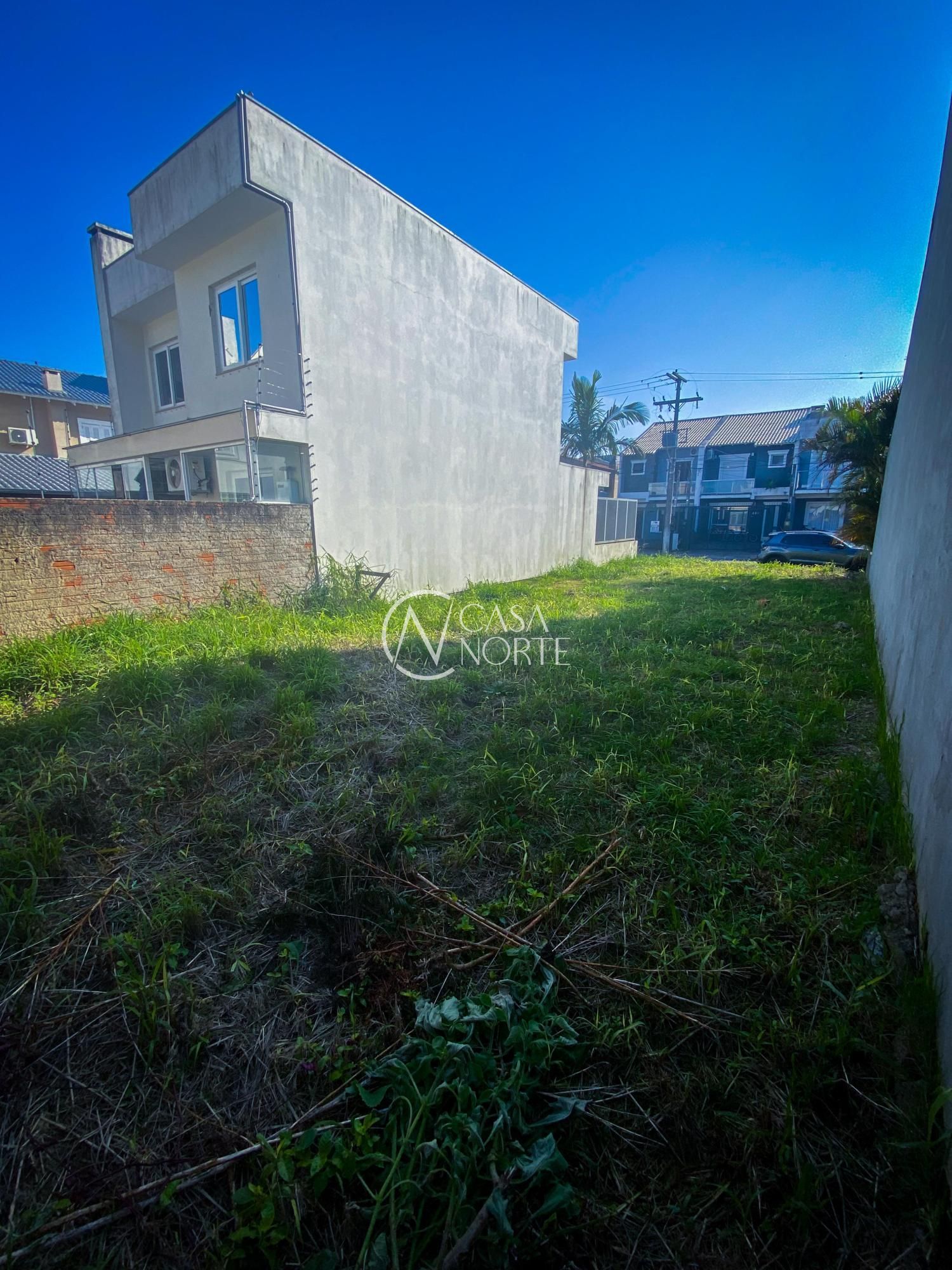 Terreno à venda  com 140m², Rua Pau-Brasil no bairro Hípica em Porto Alegre