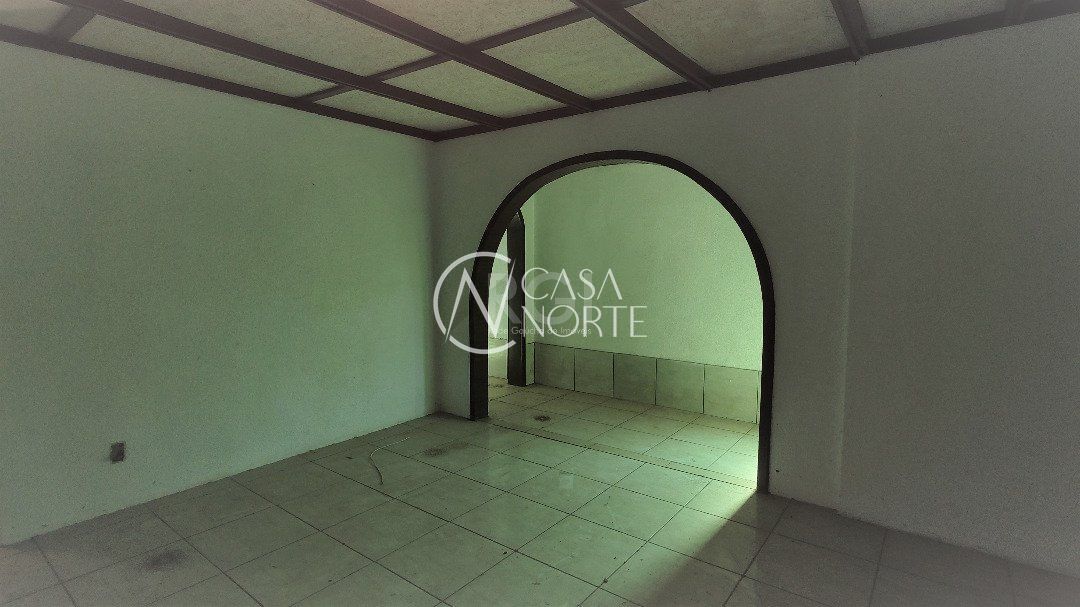 Casa à venda com 3 quartos, 190m², 4 vagas, Rua Oscar Ferreira no bairro Rubem Berta em Porto Alegre