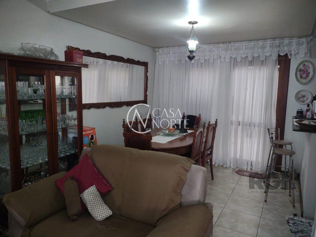 Casa de Condomínio à venda com 4 quartos, 72m², 1 suíte, 2 vagas, Rua Catumbi no bairro Medianeira em Porto Alegre