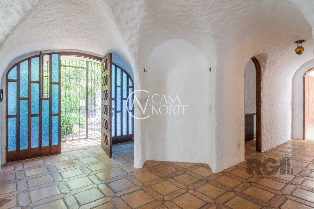 Casa à venda com 3 quartos, 375m², 1 suíte, 4 vagas, Rua Padre João Batista Reus no bairro Vila Conceição em Porto Alegre