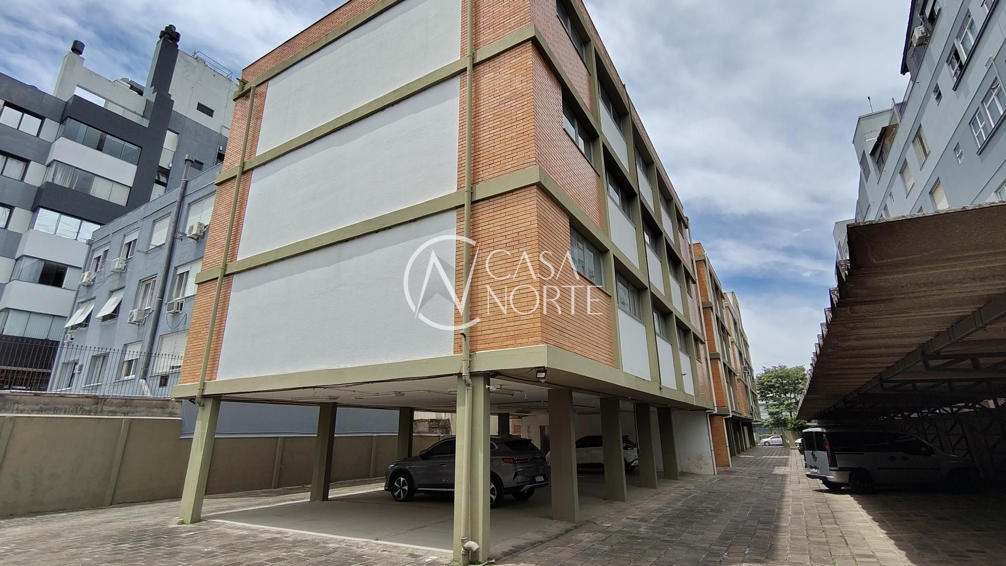 Prédio Comercial à venda com 6 quartos, 806m², 8 vagas, Rua Coronel André Belo no bairro Menino Deus em Porto Alegre