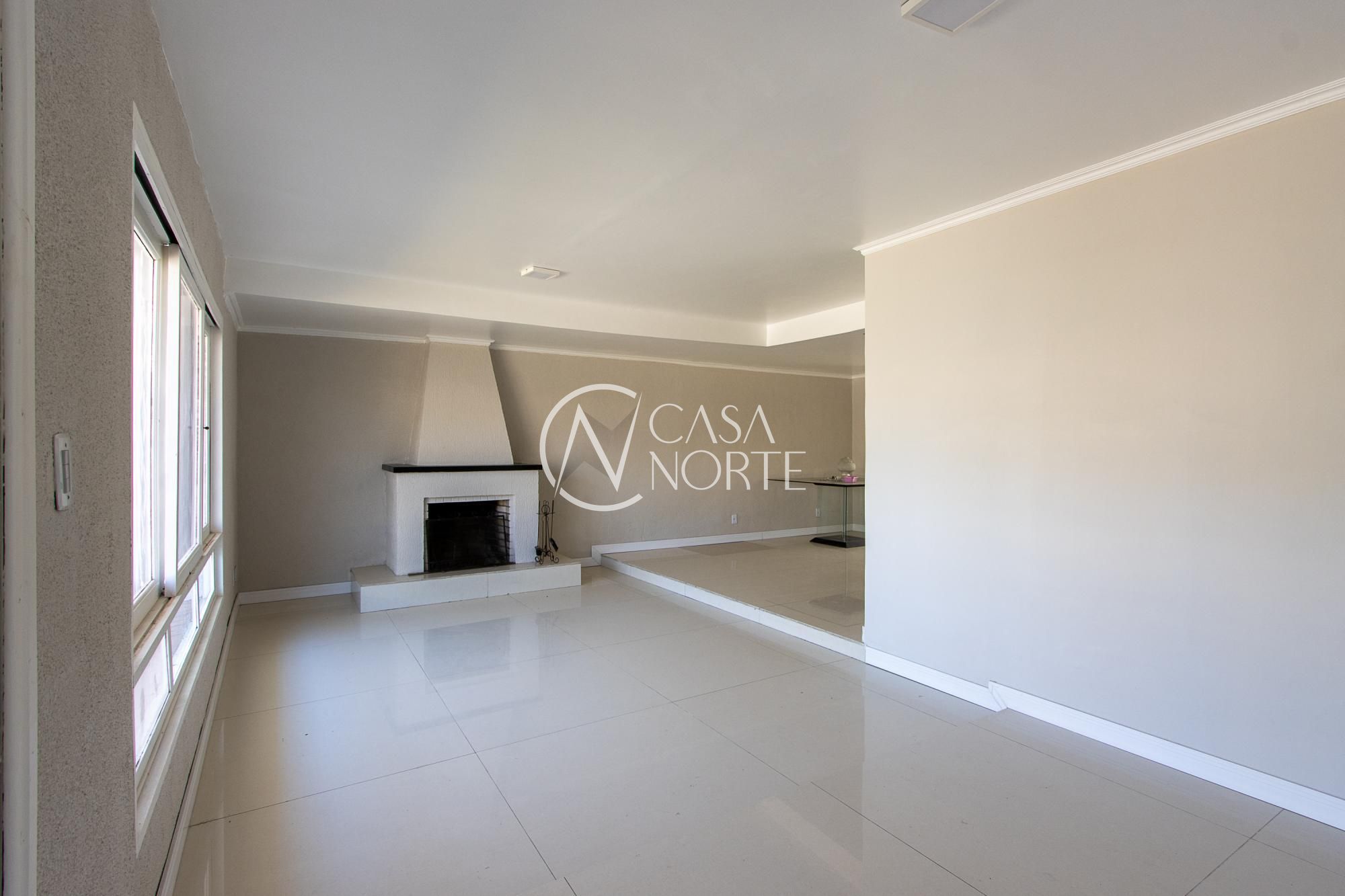 Casa à venda com 3 quartos, 250m², 1 suíte, 3 vagas, Estrada Vila Maria no bairro Cavalhada em Porto Alegre