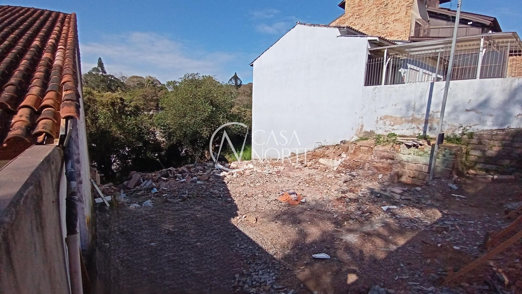 Terreno à venda  com 220m², Travessa Nossa Senhora de Lourdes no bairro Tristeza em Porto Alegre