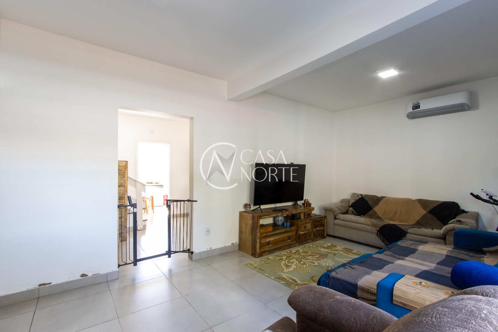 Casa à venda com 3 quartos, 286m², 1 suíte, 2 vagas, Rua Iete no bairro Tristeza em Porto Alegre