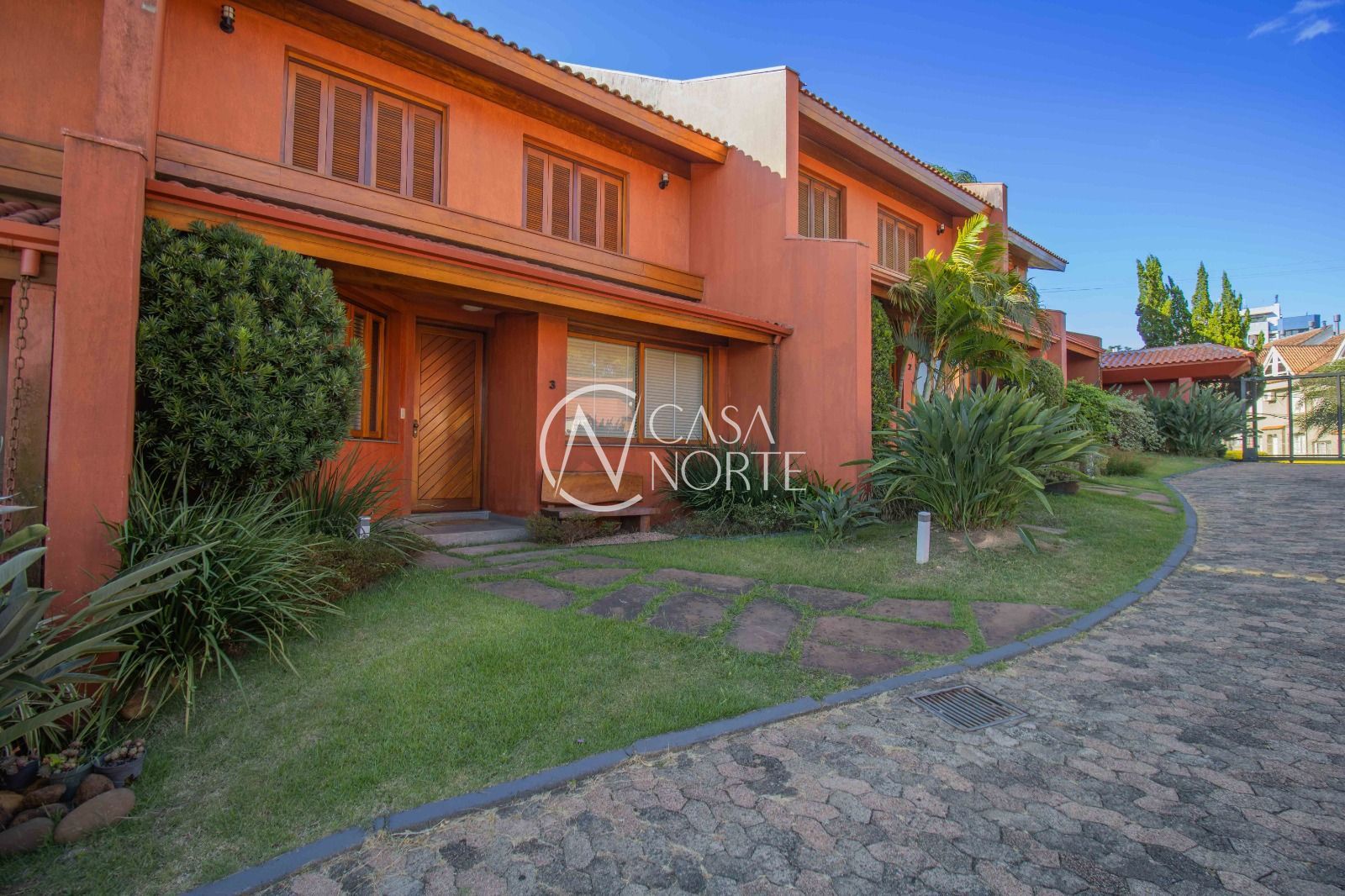 Casa de Condomínio à venda com 4 quartos, 286m², 2 suítes, 2 vagas, Avenida Cai no bairro Cristal em Porto Alegre