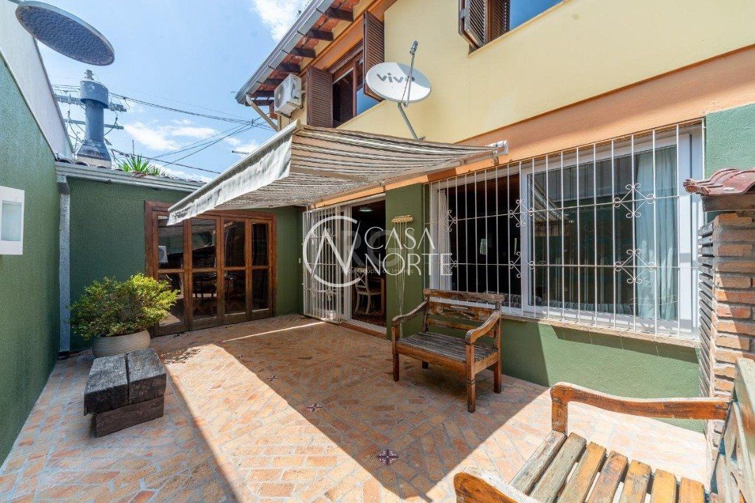 Casa de Condomínio à venda com 3 quartos, 159m², 2 suítes, 1 vaga, Rua Dea Coufal no bairro Ipanema em Porto Alegre