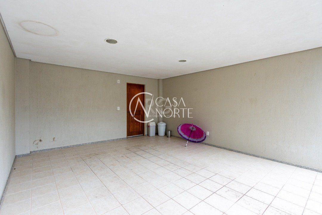 Casa de Condomínio à venda com 4 quartos, 334m², 1 suíte, 2 vagas, Travessa Pedra Redonda no bairro Jardim Isabel em Porto Alegre